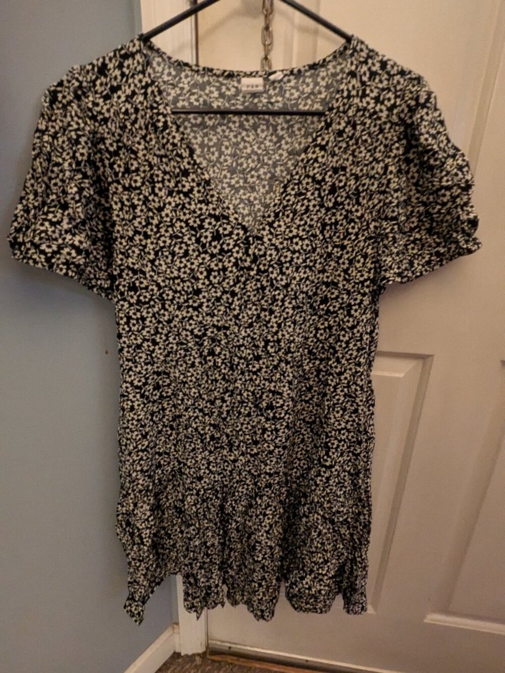 GAP Black White Ditsy Floral V-Neck Babydoll Dress (L)